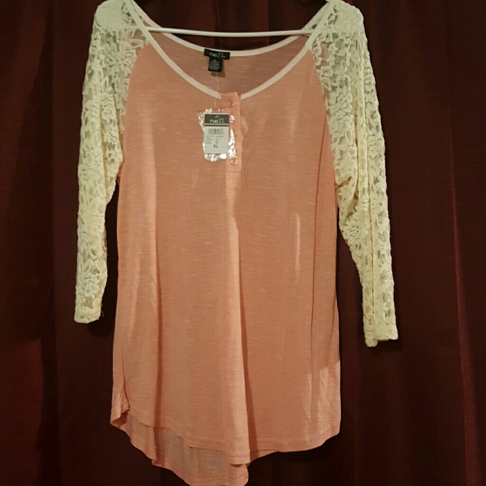 Long-sleeved shirt